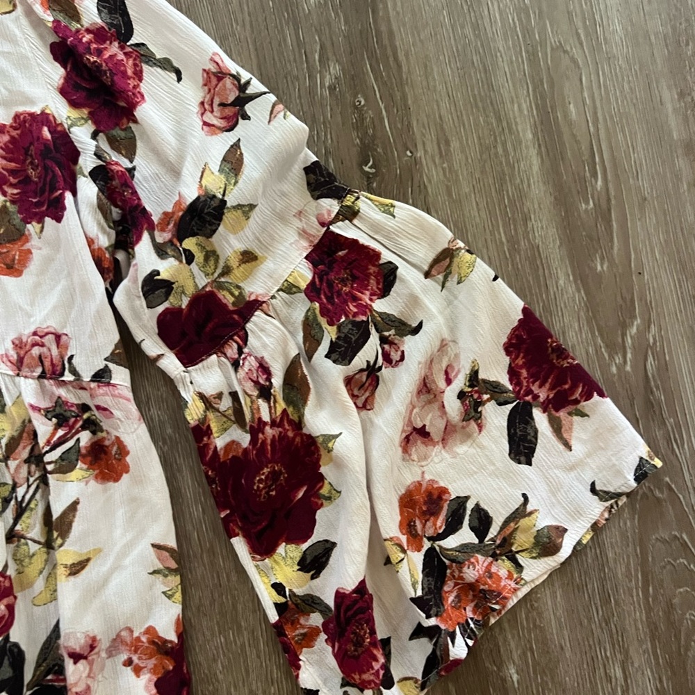 Deep V neck flowy tunic size XL - Picture 5 of 6